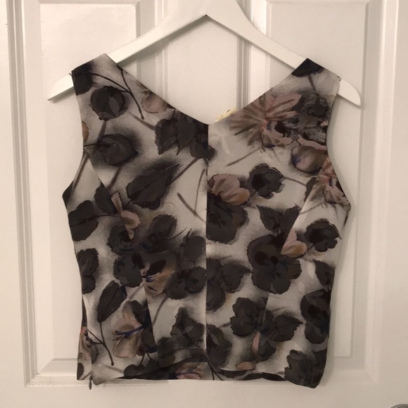 Top - Picture 2 of 4